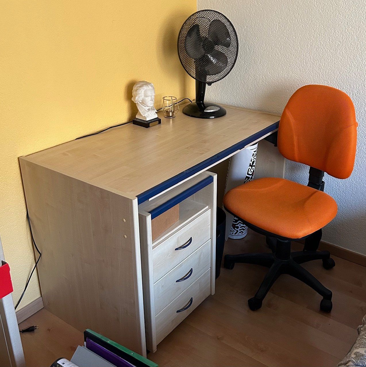 Letti: Gut erhaltenes Kinder - Jugendzimmer-Set – Usato da Susten venduto da Pgregory 2