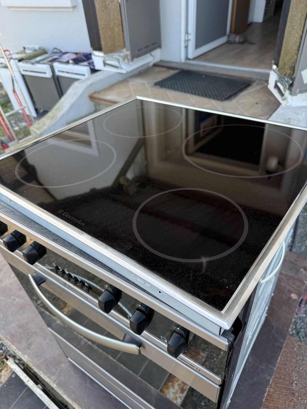 Electrolux Herde: gebrauchter Electrolux Herdset Schweizernorm 55cm x 76cm top – Gebraucht aus Widnau von AuctionHunters01 4