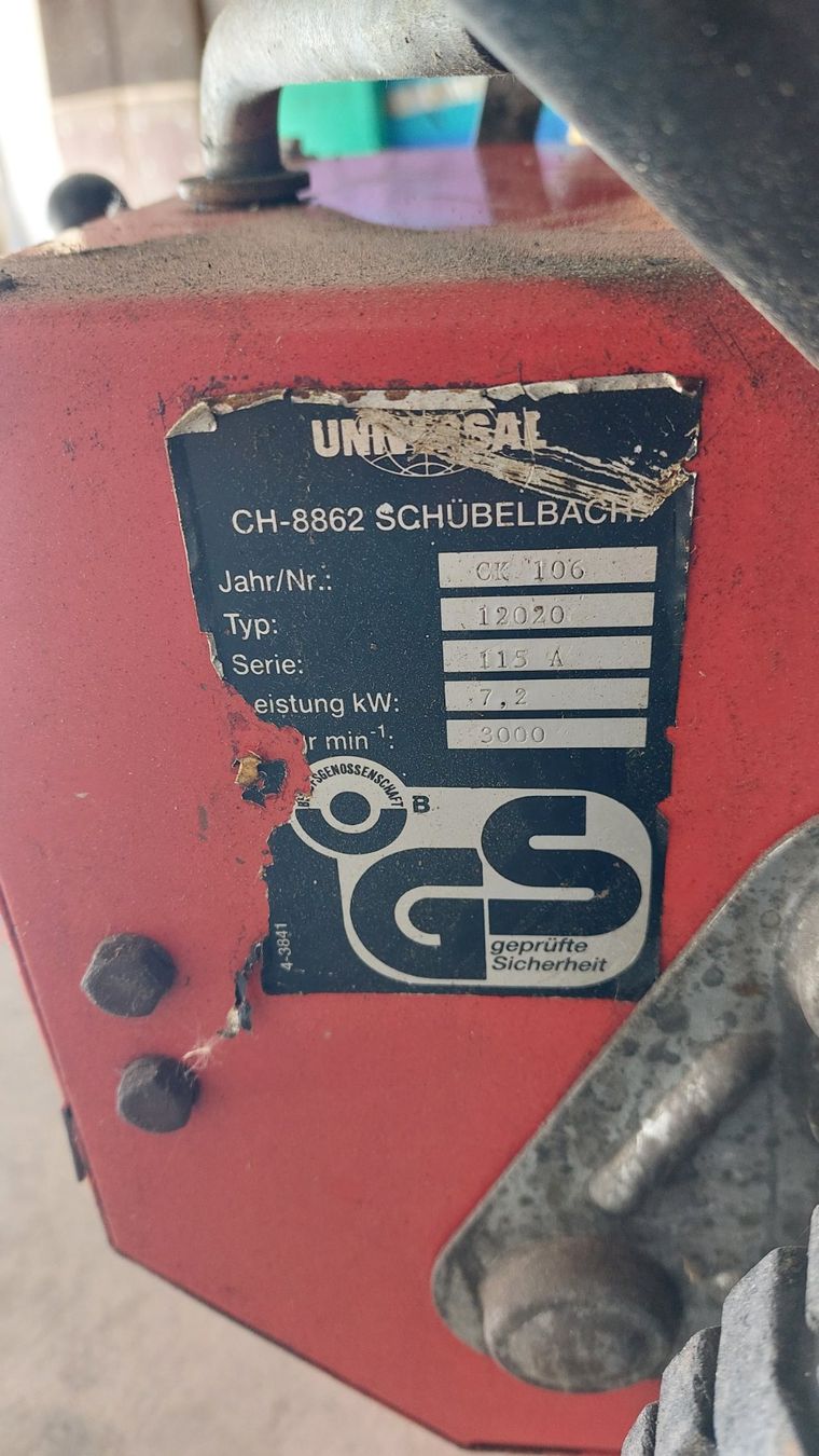 Déneigement: Schneefräse Universal gebraucht mit Schild – D'occasion à Roggliswil par Newholland05 6