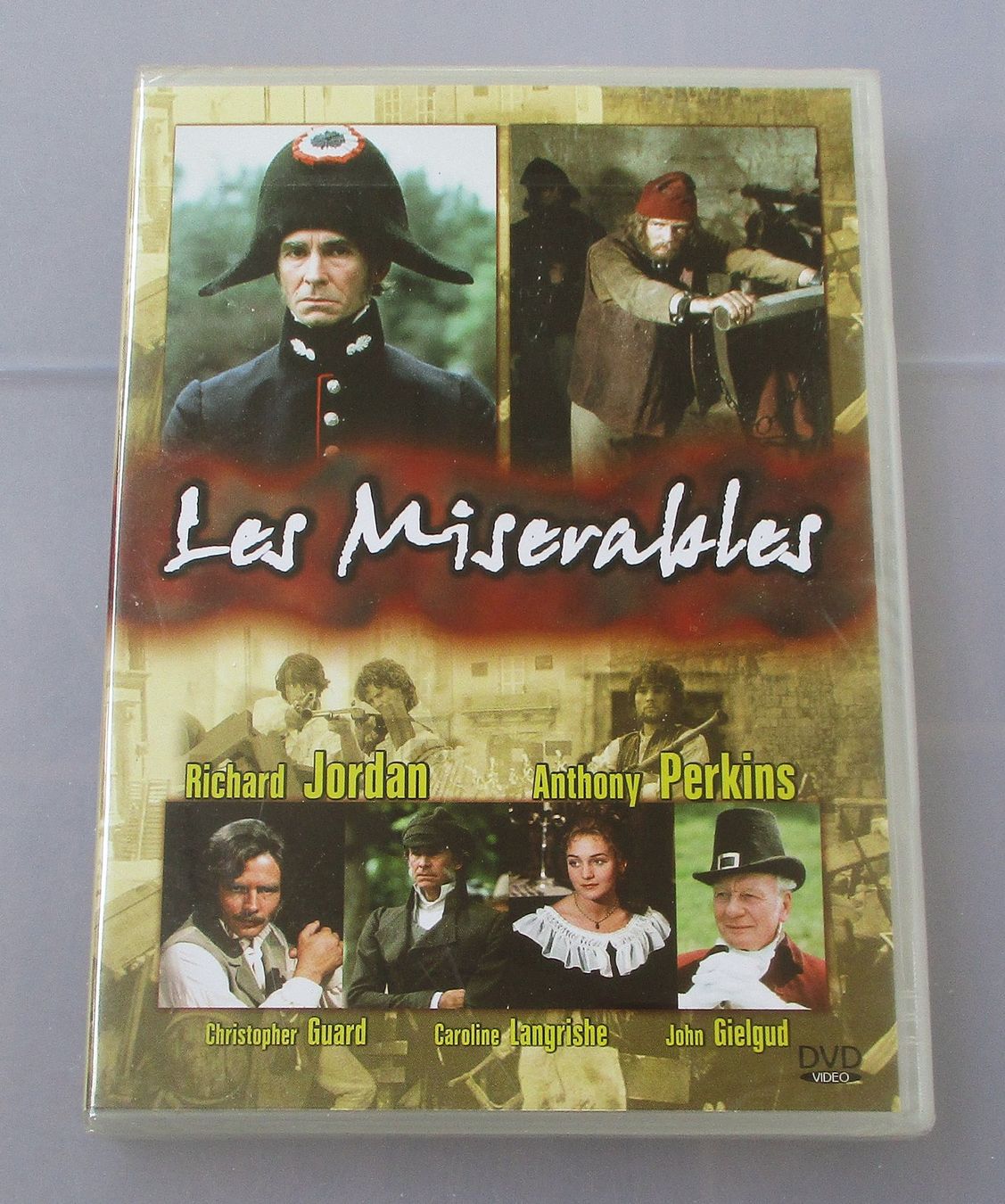 Tutti i DVDs: LES MISERABLES - Anthony Perkins NEU/OVP – Nuovo e nell'imballaggio originale da Wattwil venduto da Muriel10