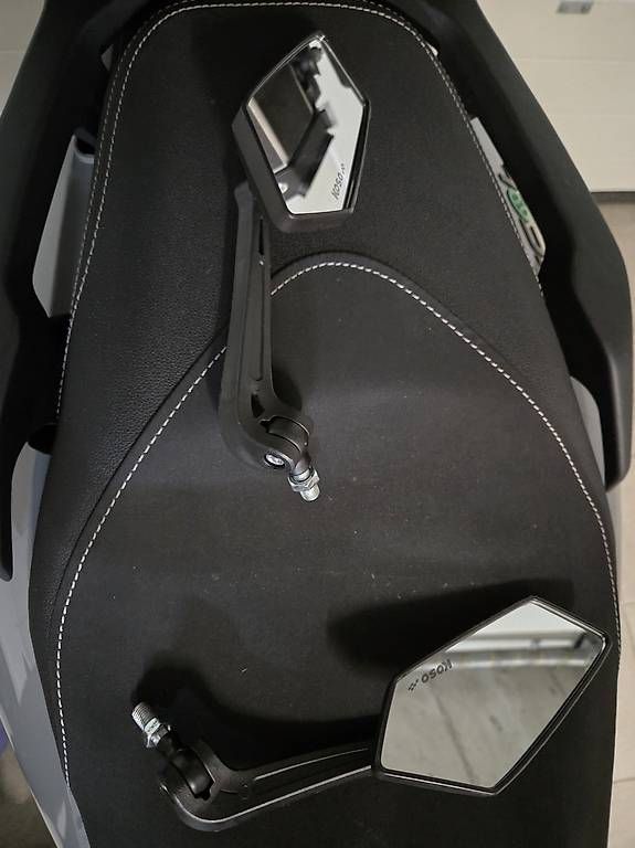 Alle Motorradersatzteile: Specchietti moto – Gebraucht aus Gordola von mat_xx7r