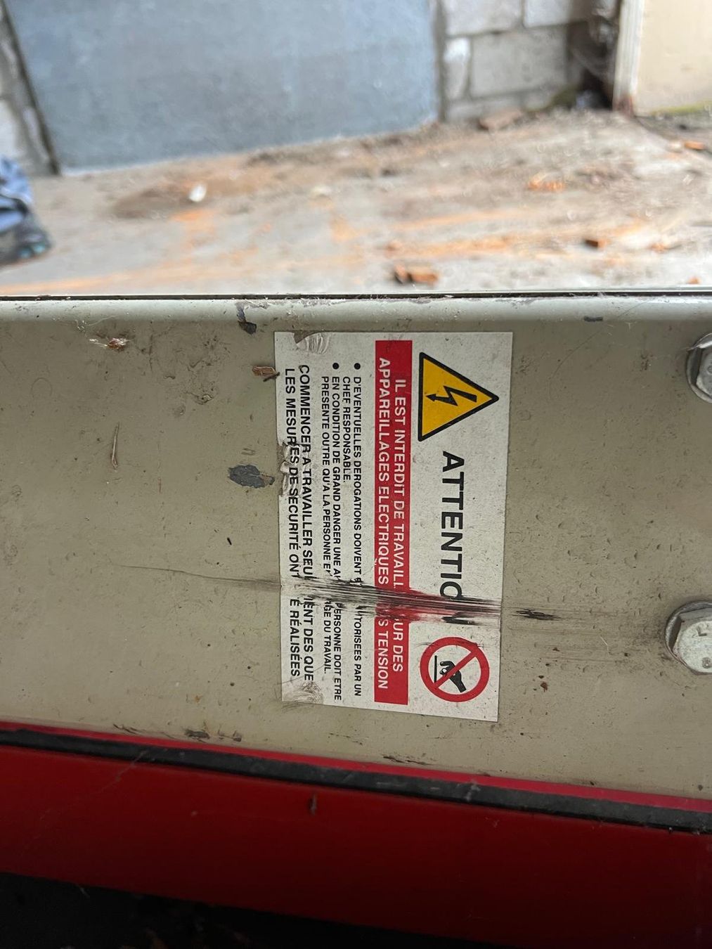 Ponts élévateurs & Crics: Autolift – Défectueux à Gais par Lena20 4