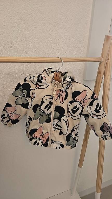 H&M Jacken & Mäntel: Wind- und Regenjacke Minniemouse Grösse 74 – Gebraucht aus Strengelbach von Ciinci 2
