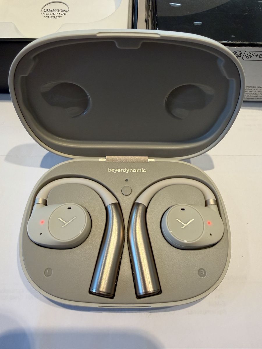 Beyerdynamic Cuffie: Beyerdynamic Verio 200 Écouteurs sans fil – Usato da Le Mouret venduto da Linke 3
