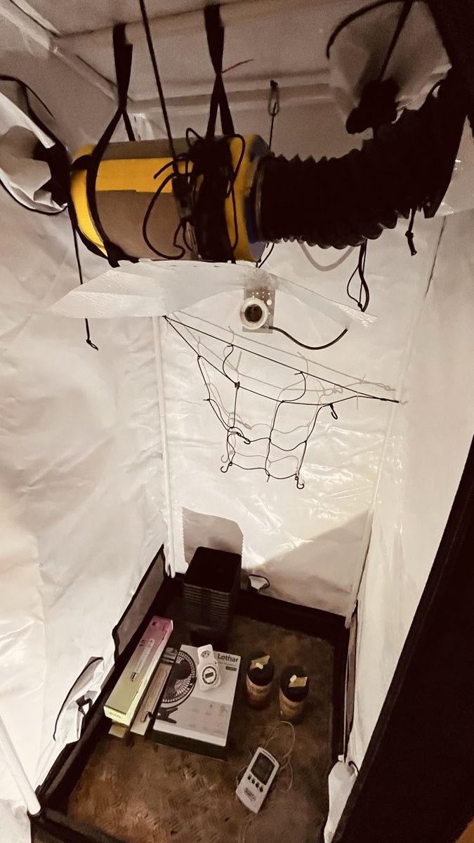 Growbox Autres: Growbox 1x1x2m Komplett – D'occasion à Pfäffikon SZ par wino1 1