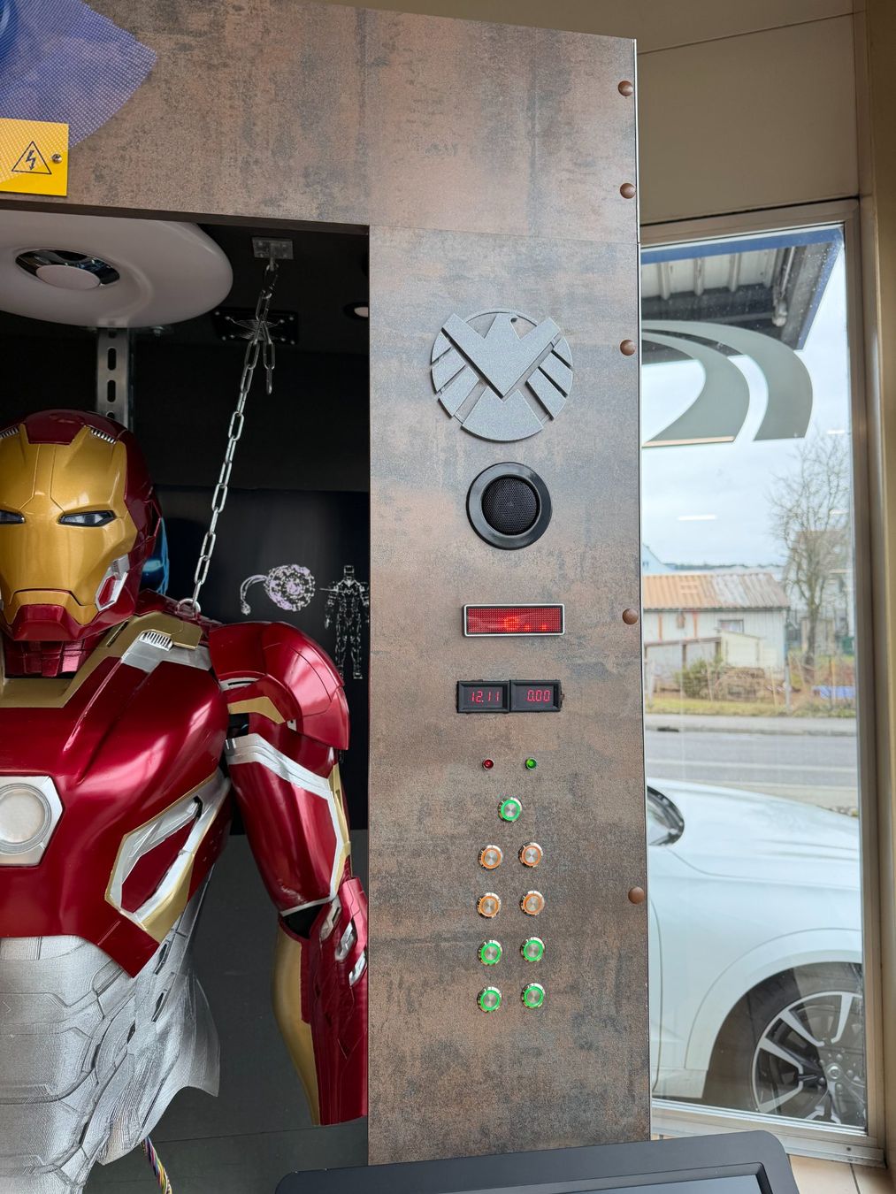 Armadi: Iron Man Schrank mit Gadgets – Usato da Menzingen venduto da fizzibubbele69 3