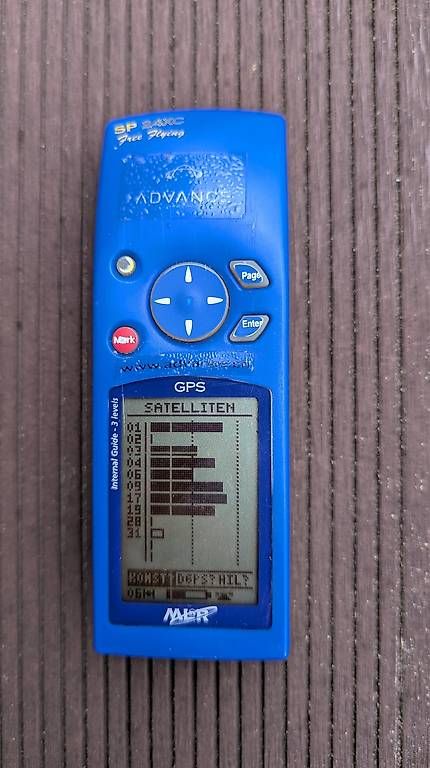 Navigatori: Navigationsgerät MLR XC24 – Usato da Därstetten venduto da Badewanne2 2