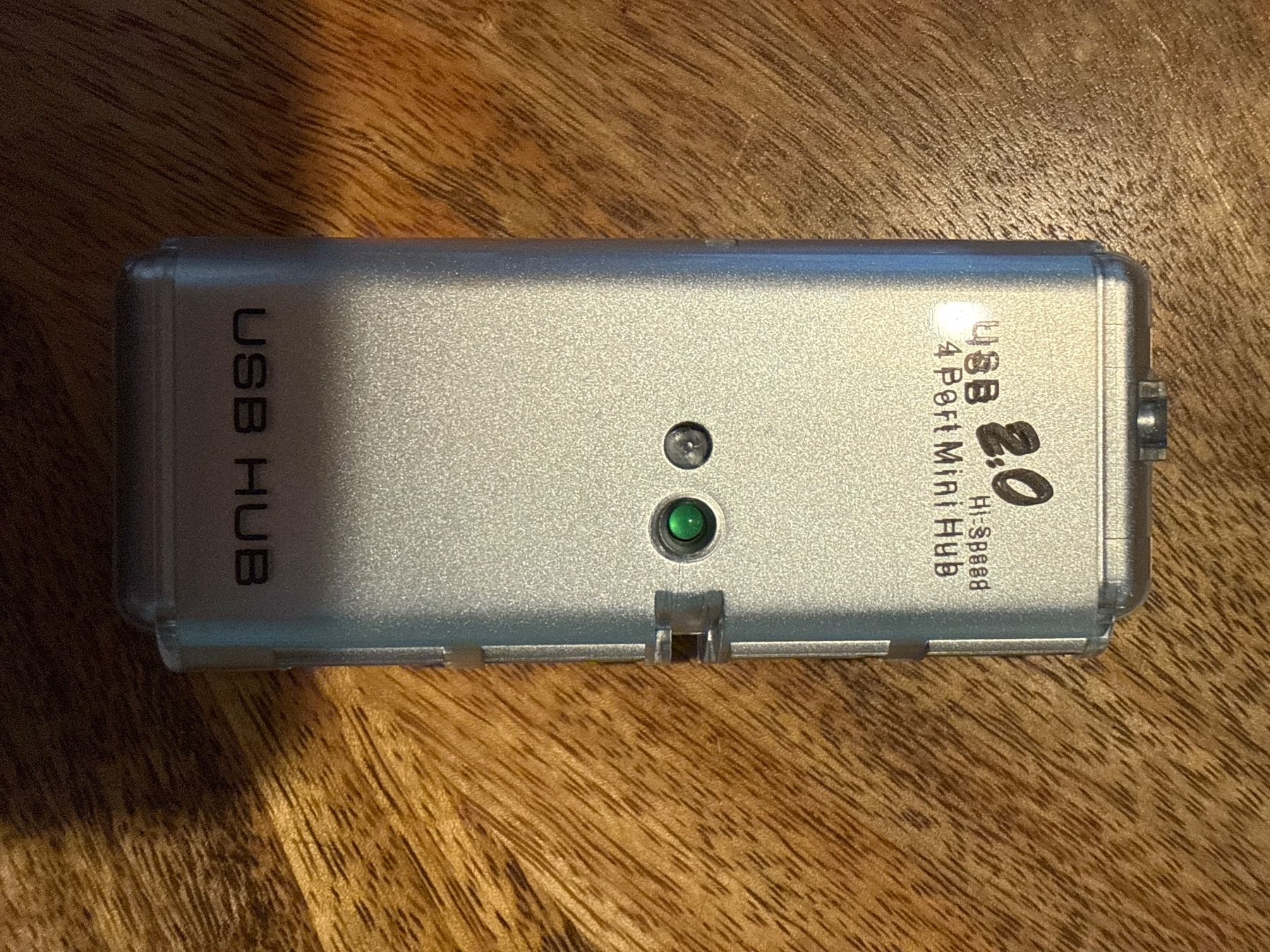 Hub & Switch: USB 2.0 4 Port Mini Hub – Usato da Neerach venduto da Nummerschild16
