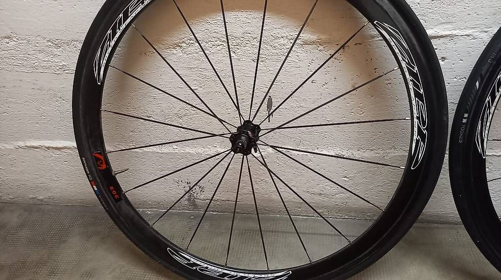 Ersatzteile: Roues carbon Zipp Firecrest 303 à patins – Gebraucht aus Lausanne von Yassinech 3