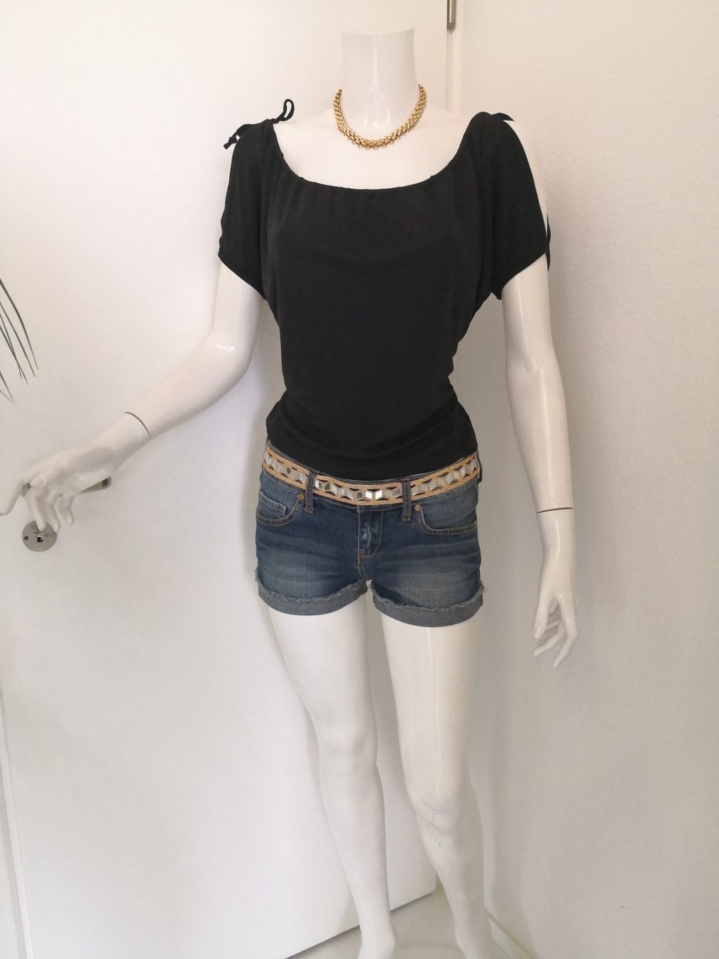 Mango Top: 🤩MANGO TOP SCHWARZ MIT SCHLITZE & MASCHEN – Nuovo (secondo la descrizione) da Olten venduto da Naja-Twins-Twins 8