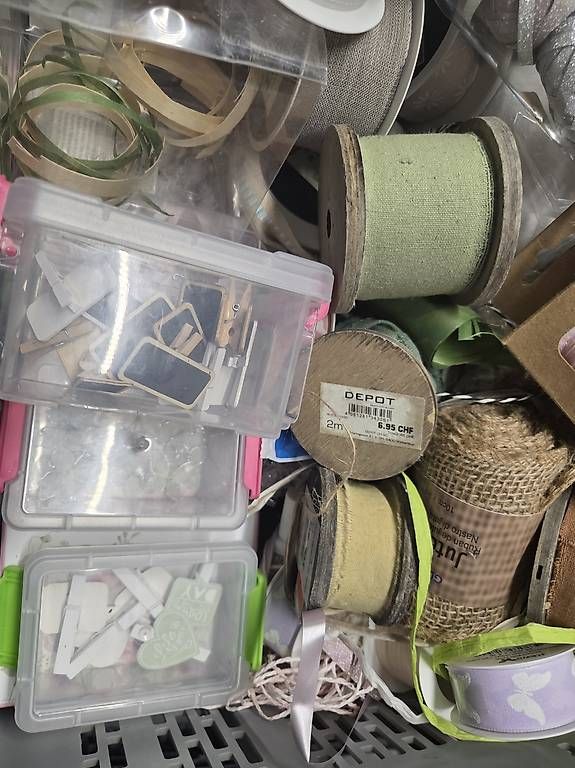 Tutte le decorazioni: A vendre décos  pour création  – Usato da Collombey venduto da rubrub 2