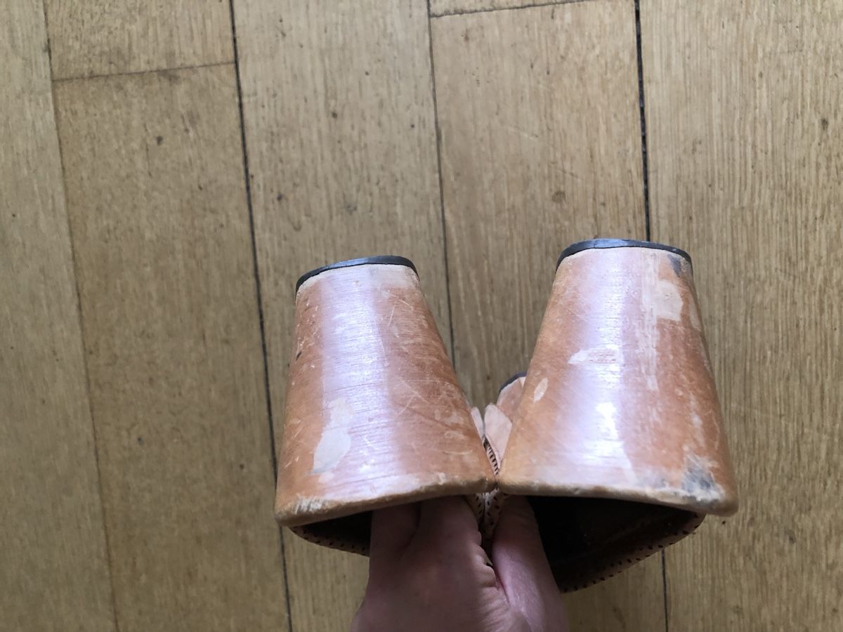 Scarpe da donna: Holzclogs Echtleder Cognacfarbene ca. Gr. 39.5 – Usato da Bern venduto da Etzy 2