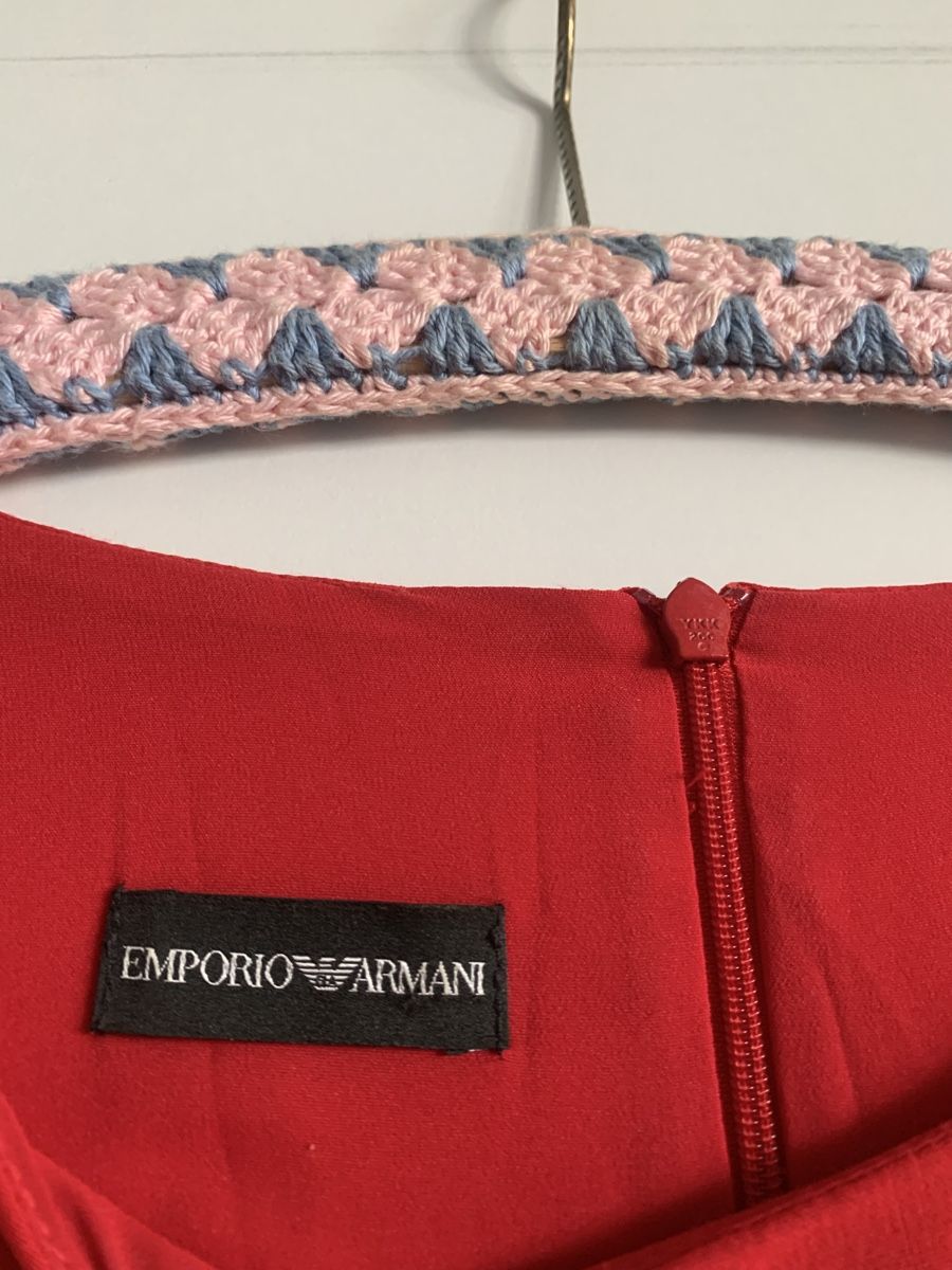 Vestiti: Emporio armani rotes kleid – Usato da Zürich venduto da Nikuska32 1