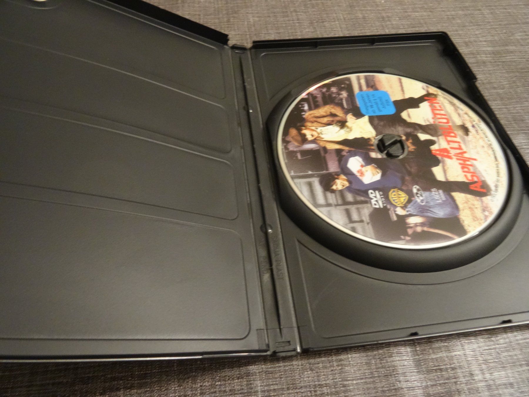 Tutti i DVDs: Asphaltblüten DVD – Usato da Olten venduto da Disc-Verkauf 1