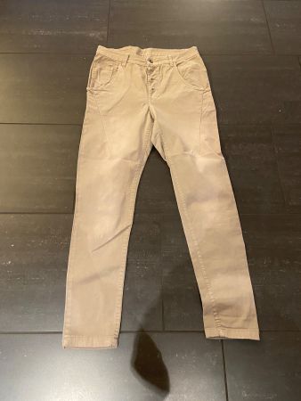 Beige Hose in Grösse 26/32