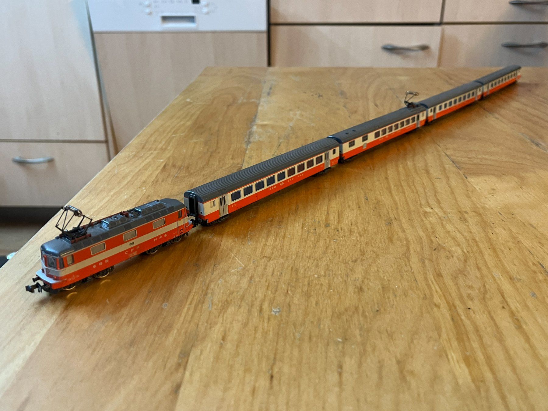 Trix E-Lok Re 4/4 II 11112 Swiss Express + 4 Wagen, Spur N (Gebraucht ...