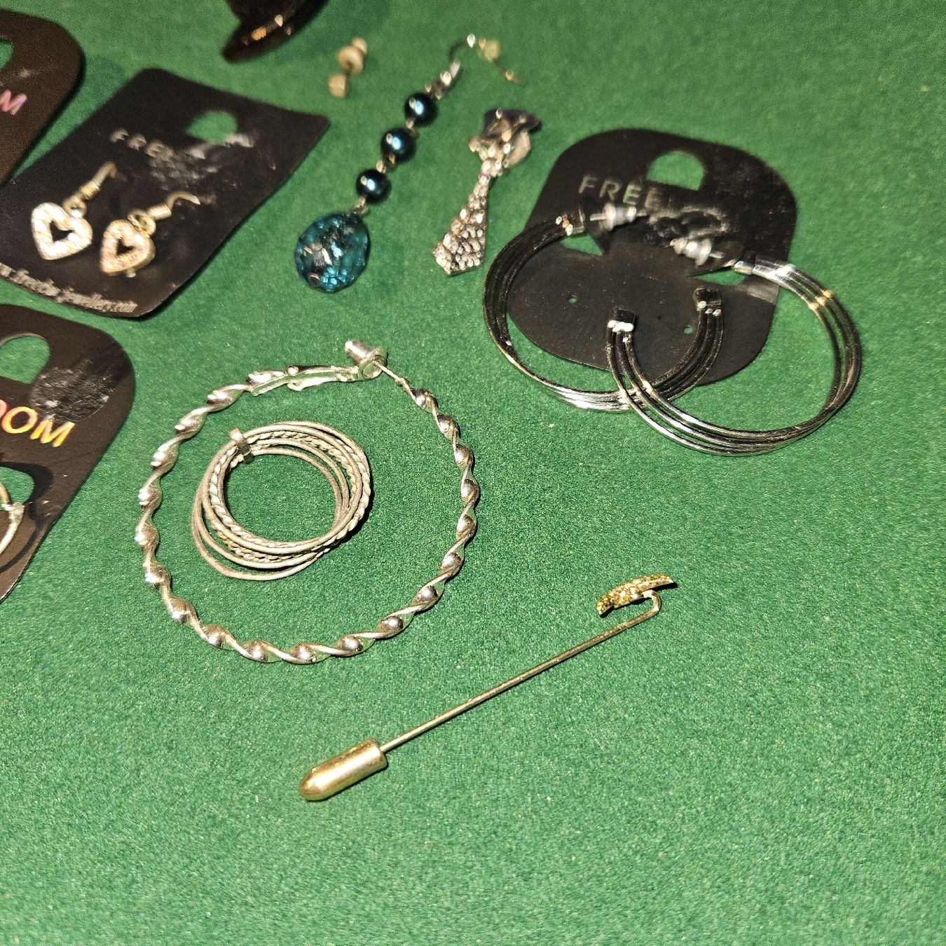 Altri gioielli: Schmuck-Konvolut, Ohrringe, Broschen, Modeschmuck, Silber, – Usato da Kriens venduto da gra_fhn7 1