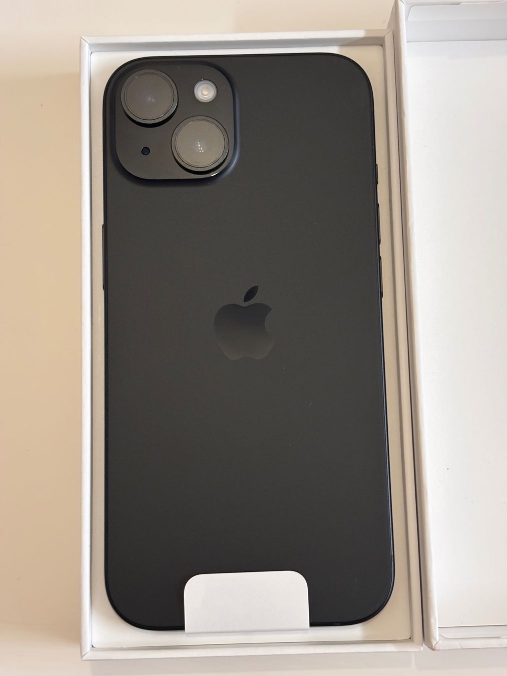 Apple Portables: Apple iPhone 15 schwarz NEU – Neuf avec emballage d'origine à Niederhasli par sxh_jn9y