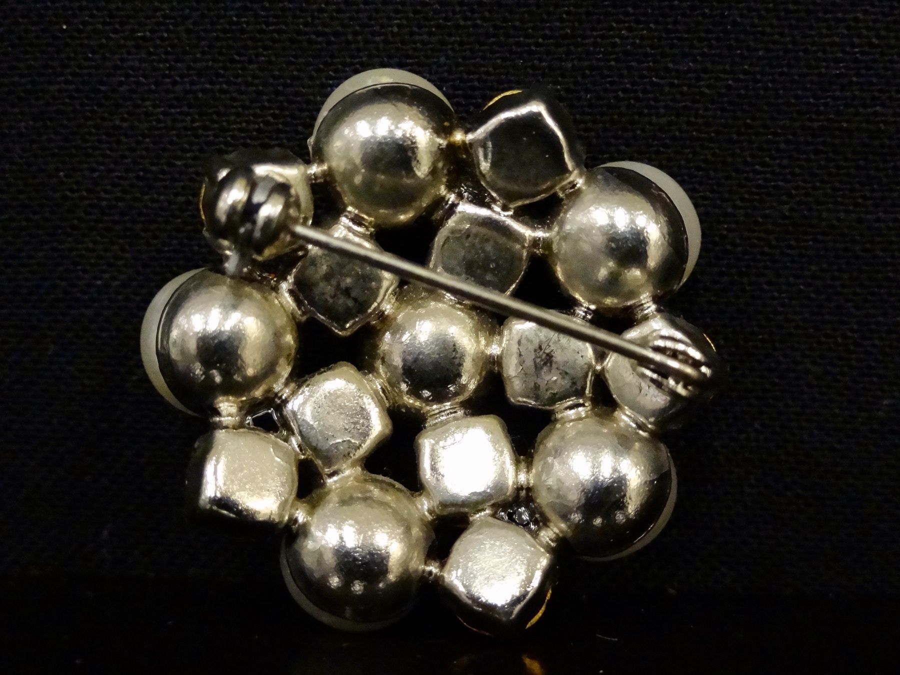 Spille & Fermagli: Vintage Brosche Modeschmuck Silber Strass Perle  70er 80er – Usato da Kerzers venduto da djstarsky73 3