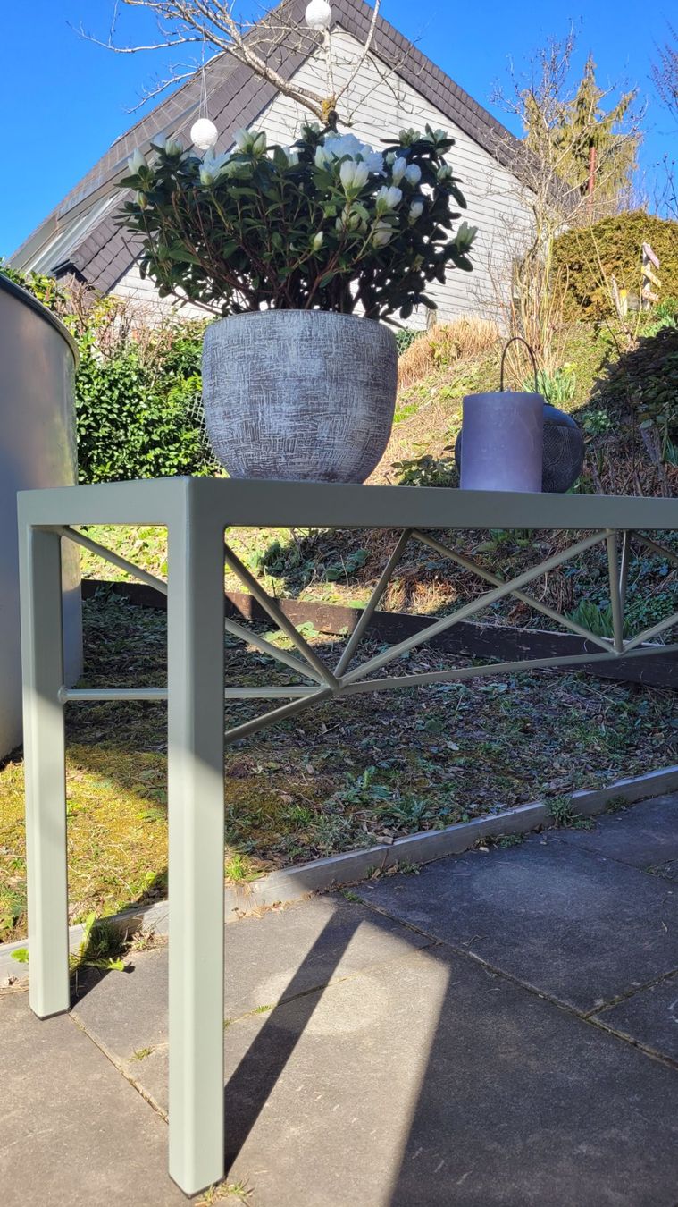 Tables: Highboard Gartenmöbel - Pflanzentisch – Neuf (Voir description) à Wil SG par hausersamuel 1