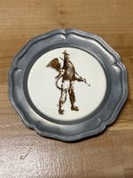 Wandteller aus Zinn / Vogel Griff