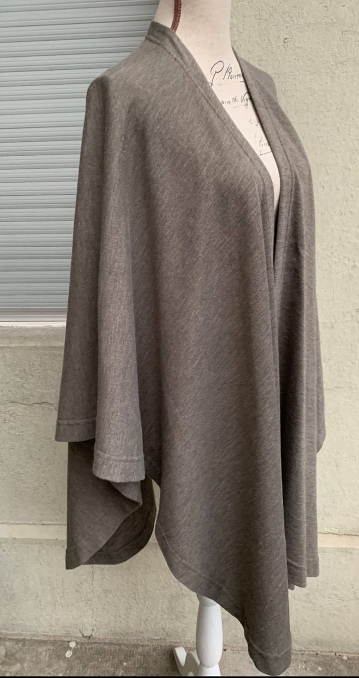 Benetton Altro in Moda donna: Superbe cape poncho BENETTON ouvert devant 60%laine t.S – Nuovo (secondo la descrizione) da Martigny venduto da only__you 1