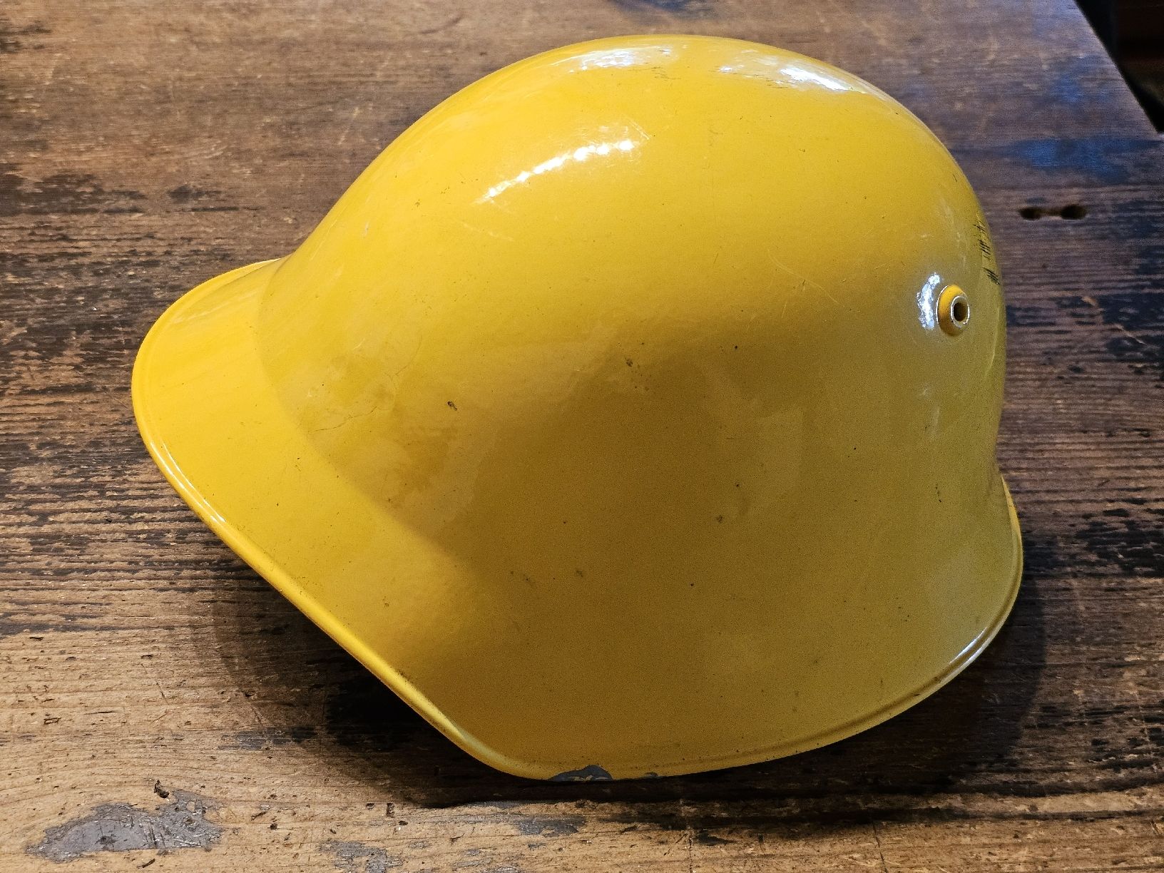 Feuerwehr: Feuerwehrhelm aus Stahl – Gebraucht aus Meisterschwanden von Hummer21