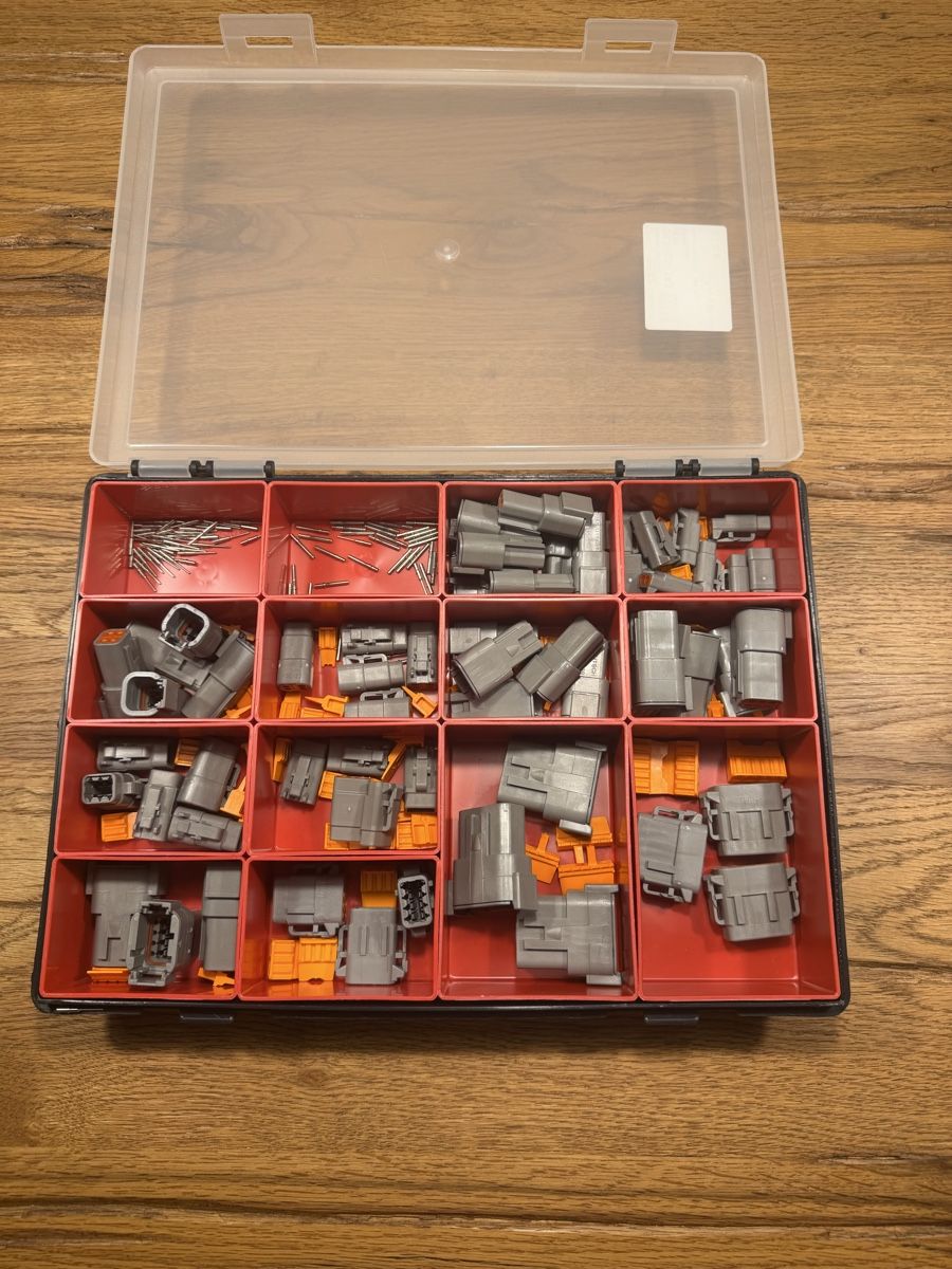 Tutti gli attrezzi: DTM Stecker Box – Nuovo e nell'imballaggio originale da Rümlang venduto da TimTim01