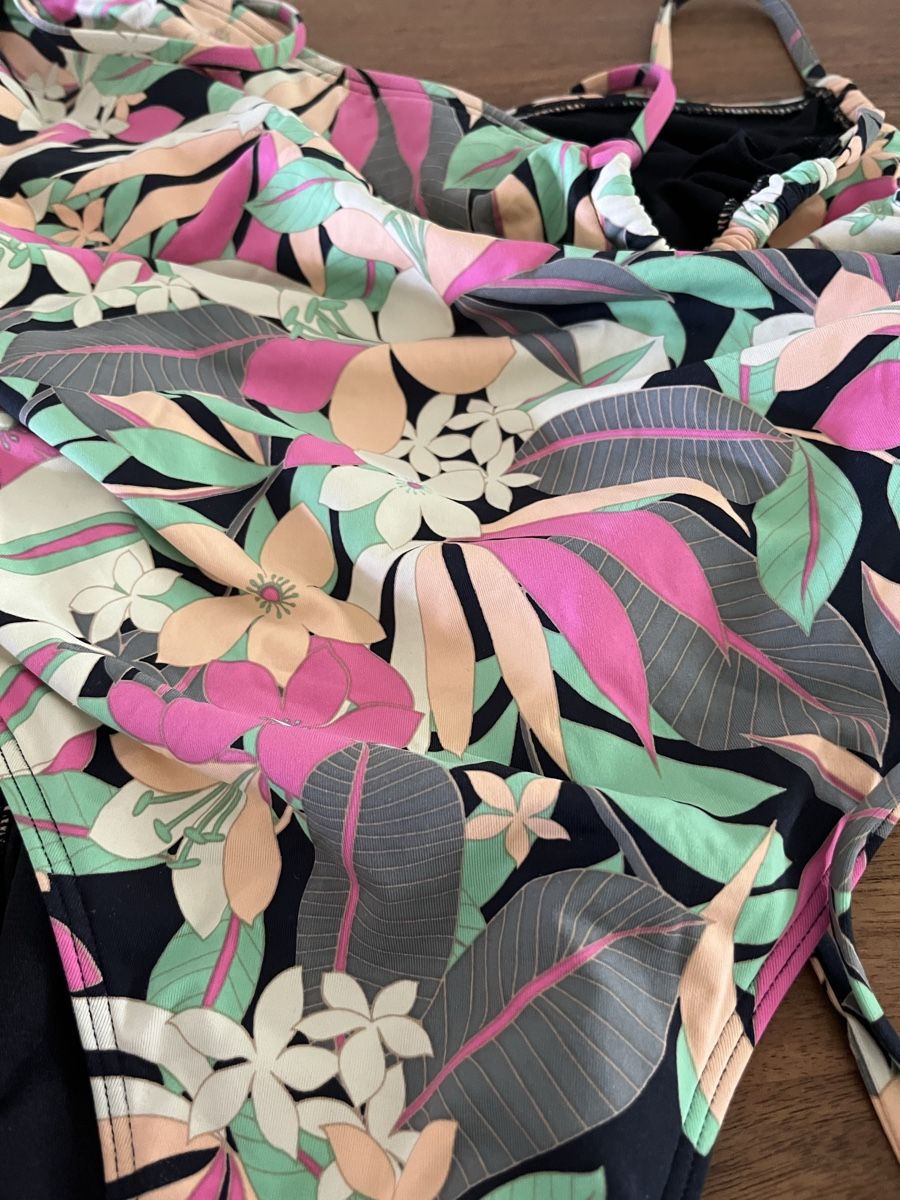 Roxy Badekleider & Bikinis: Roxy Badeanzug, Gr. L, Blumendesign - Sommer bereit! – Neu (gemäss Beschreibung) aus Wermatswil von -secondchance- 3