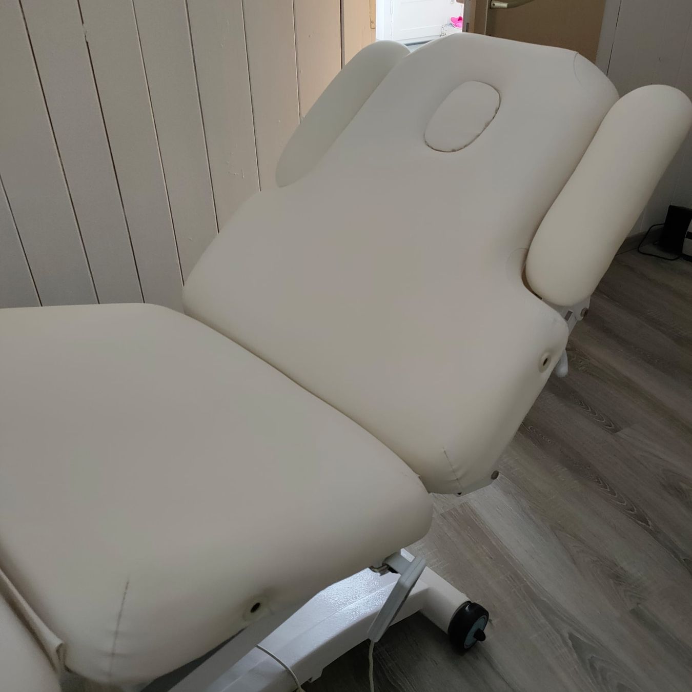 Fauteuils de soin: Praxisliege SEONA – D'occasion à Escholzmatt par benu1977 6
