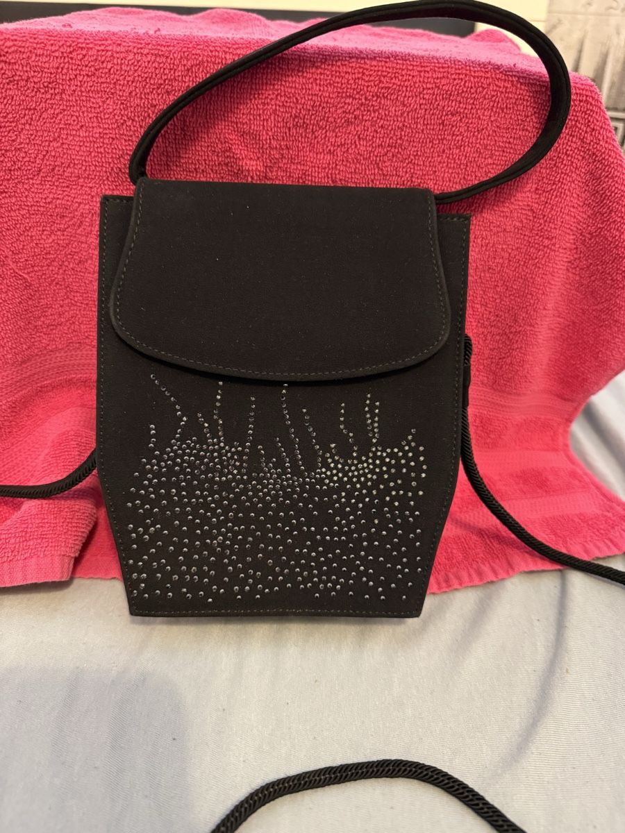 Stuart Weitzman Sacs femmes: Stuart Weitzman Clutch mit Steine – D'occasion à Pfungen par Outlet64