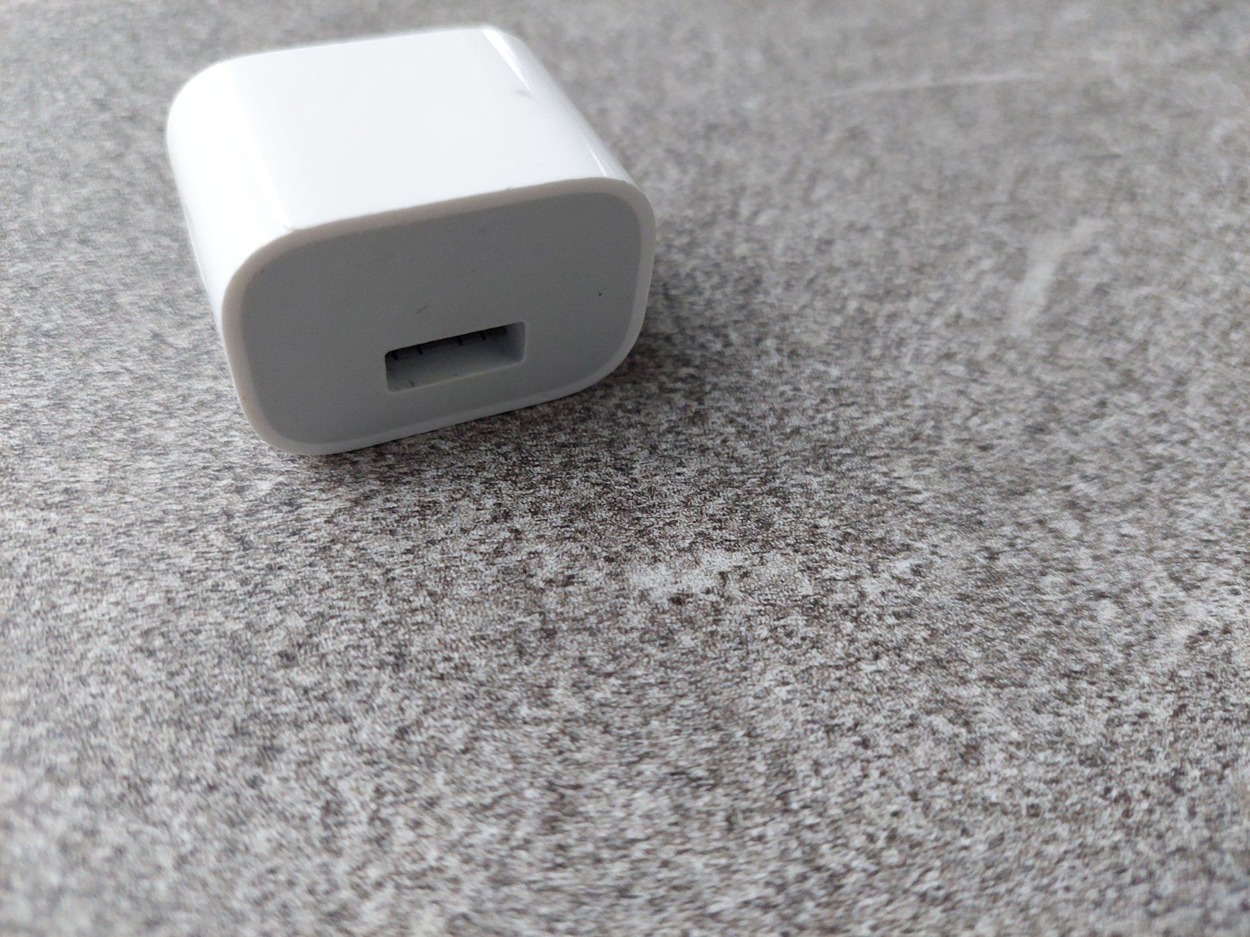 Apple Lecteurs & Adaptateurs: Apple USB Ladegerät mit australischem Stecker – D'occasion à Wiesendangen par troawus 1