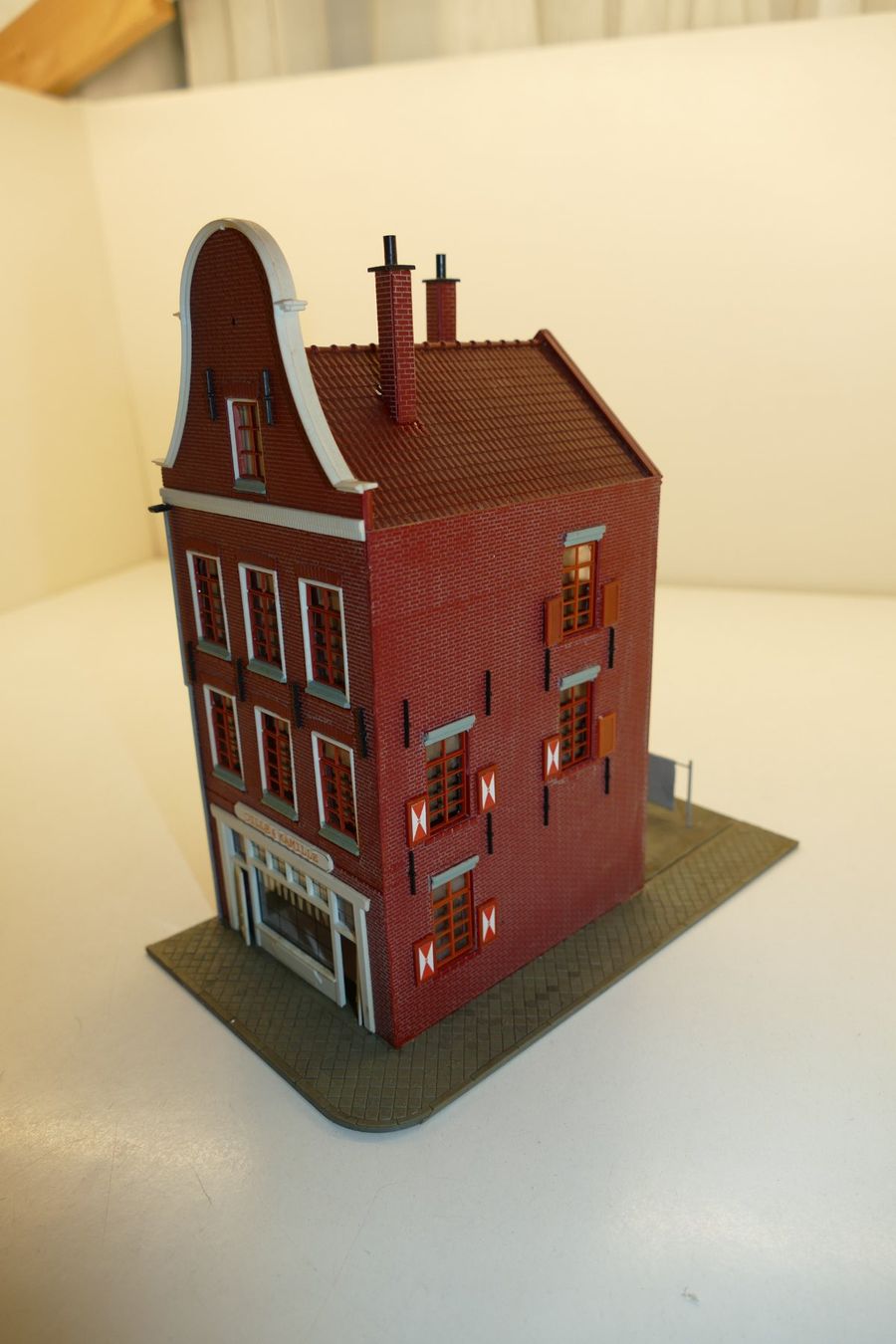 Modelleisenbahnen: Pola H0: Backstein Altstadthaus mit Laden – Gebraucht aus Niederhasli von rail-duerst 4