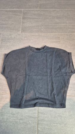 Schickes, kurzes T-Shirt in Schwarz, Grösse L - Sommer-Look!