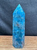 Blauer Apatit Obelisk, Turm, Spitze