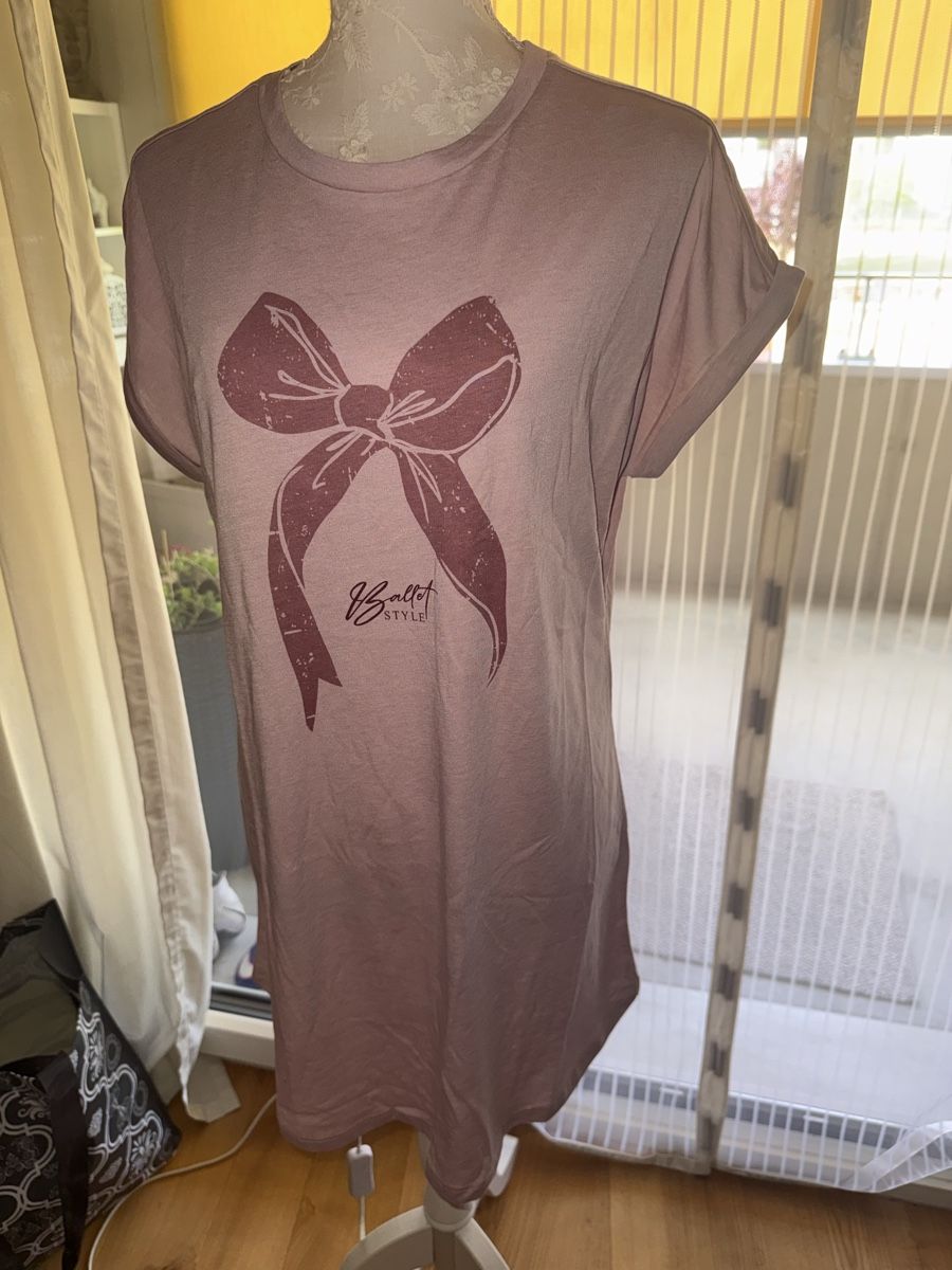 T-Shirts: Langes Tshirt – Neu (gemäss Beschreibung) aus Itingen von jessi811