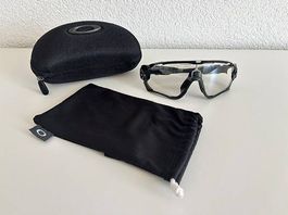 Oakley Photochromatische / Selbsttönende Sportbrille