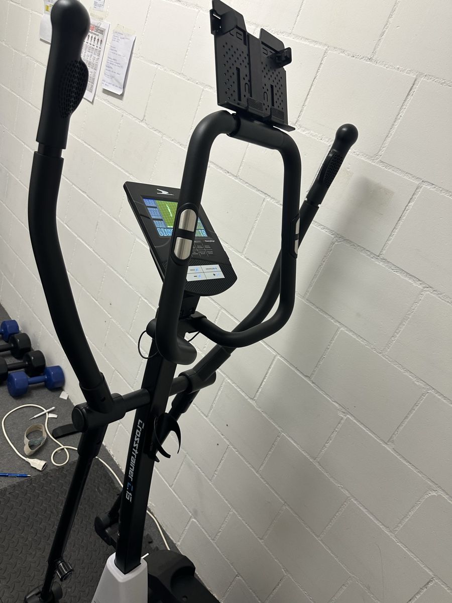 Aldi Vélos d'appartement: Crane Crosstrainer LS5  voll funktionsfähig – D'occasion à Goldach par Uncle_Perch 1