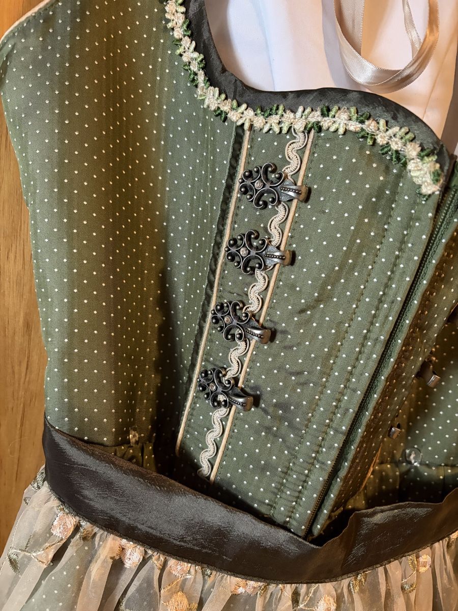 Krüger Vestiti: Schönes Dirndlkleid Gr. 38 – Usato da Dänikon ZH venduto da taxomex 1