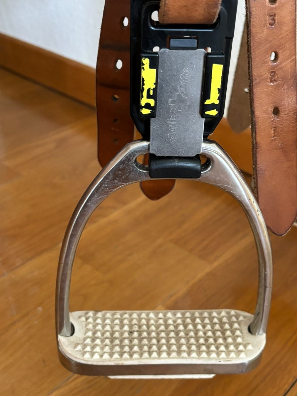 Christ Selles, accessoires: Fellsattel Christ Basic plus, Sattelgurt, Steigbügel – D'occasion à Zürich par BernhardL01 8
