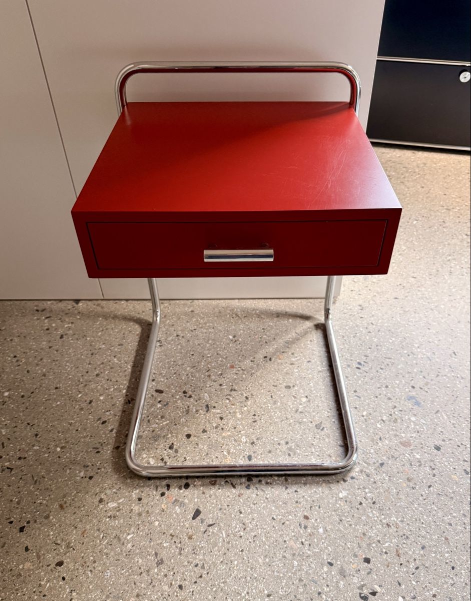 Thonet Tische: B 117 Beistelltisch von Thonet  – Gebraucht aus Iragna von ailtire 2