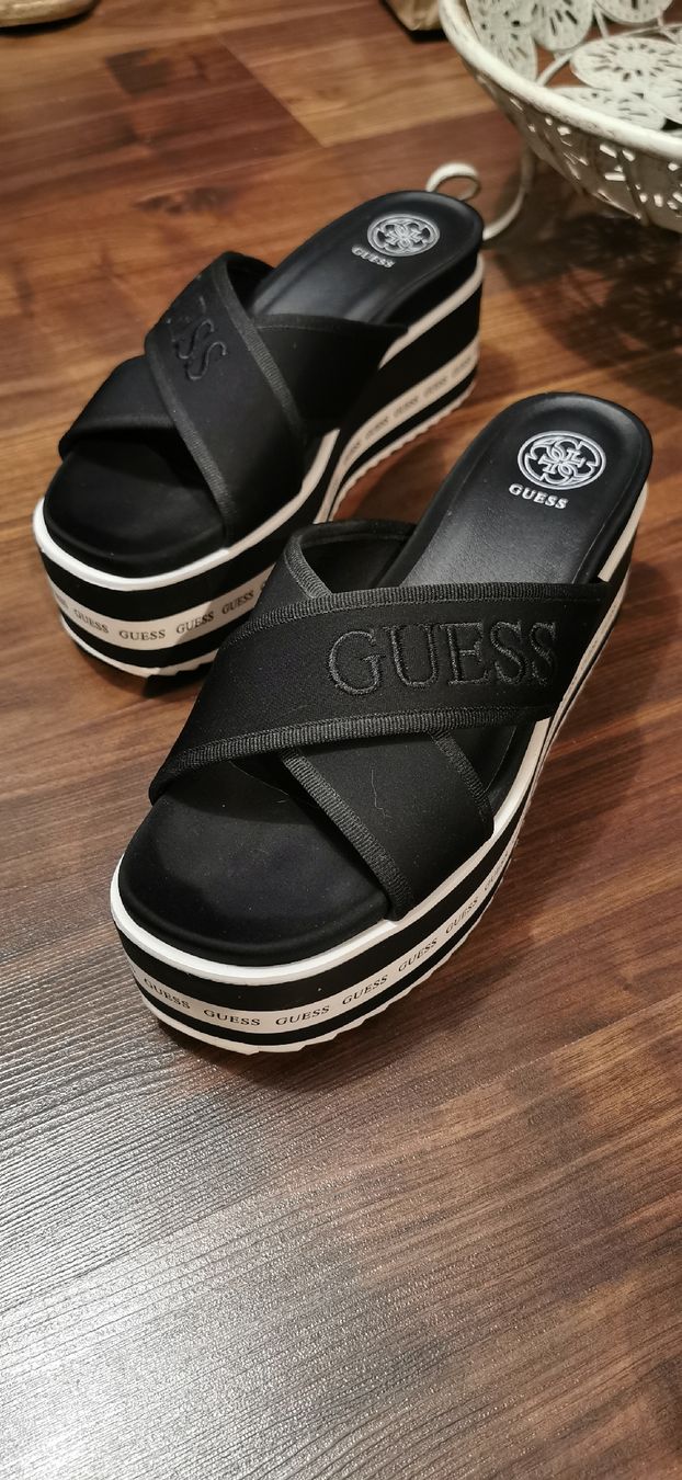 Guess Scarpe da donna: Guess Pantoletten – Usato da schaffhausen venduto da kucukaga