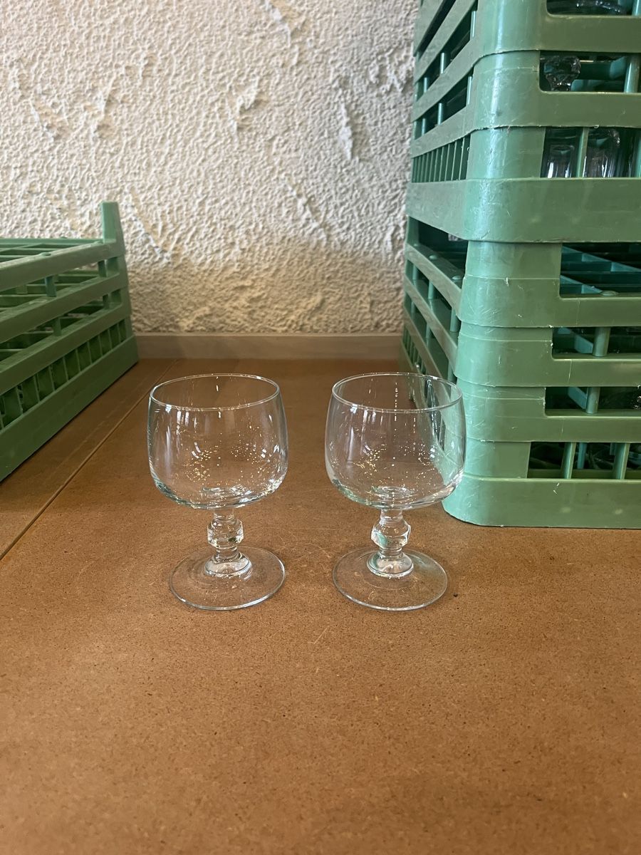 Appareils de cuisine: 70 Wein /Aperogläser inkl Rack – D'occasion à Dittingen par Cervolino77 2