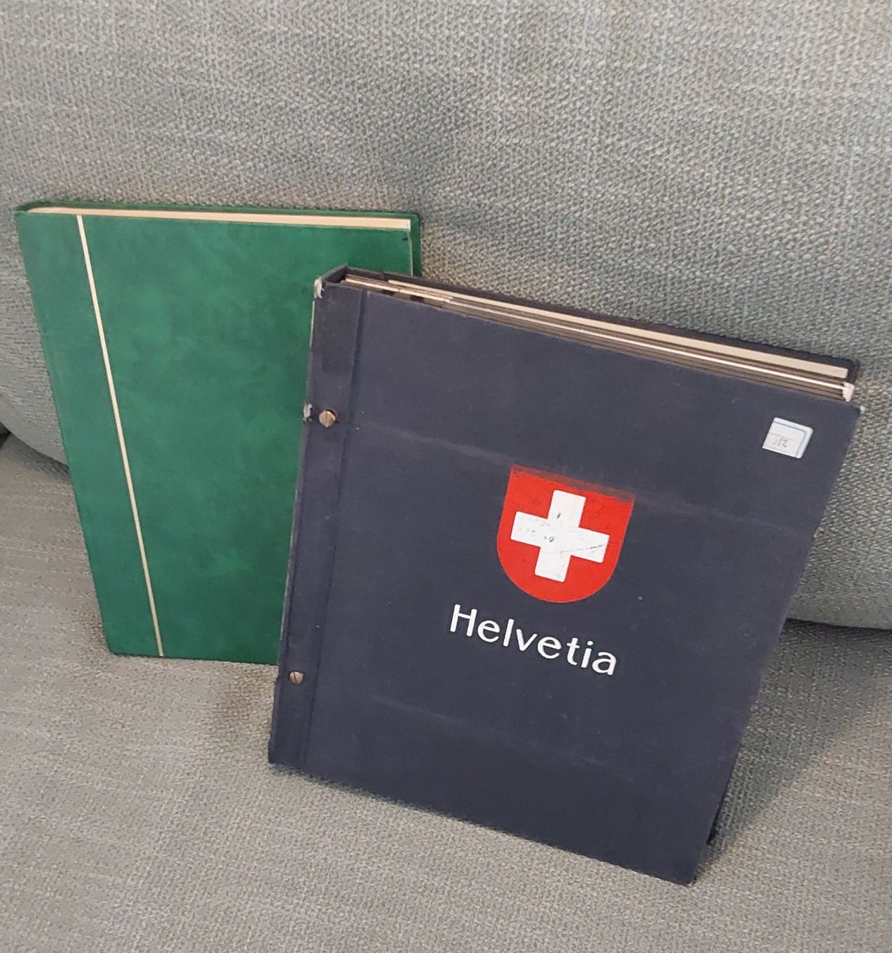 Tutti i francobolli: 2 Stk. CH Briefmarken-/Dublettenalben – Usato da Münchwilen AG venduto da Nesar