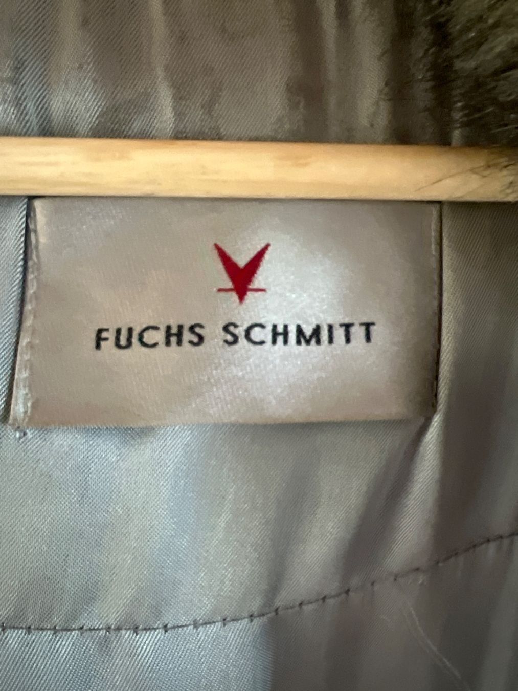 Cappotti: Fuchs Schmitt Wintermantel, Grau, Grösse 40, Top Zustand – Usato da Düdingen venduto da Wabi110 1