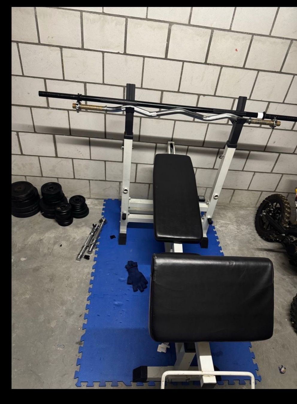 Hometrainer: Hantelbank mit Stange – Usato da Herzogenbuchsee venduto da yas_h9nh