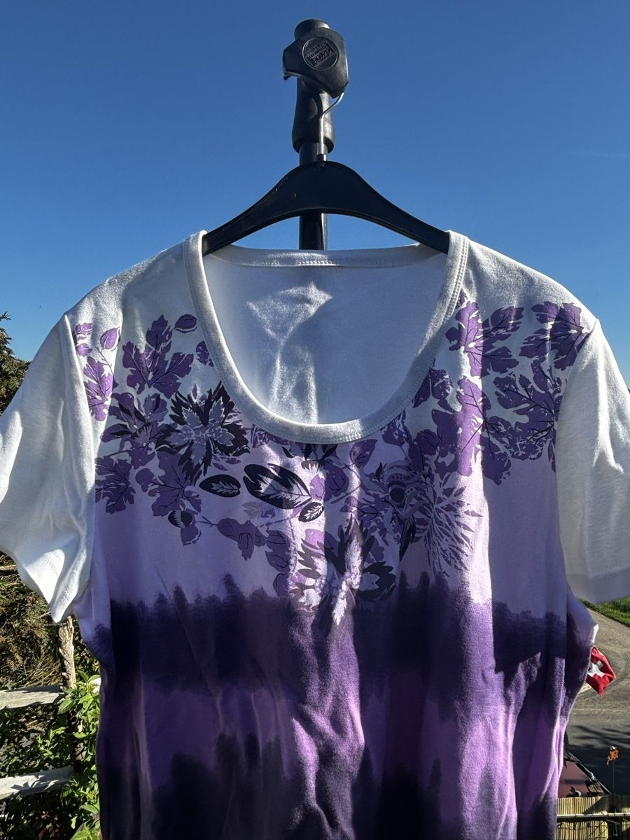 T-shirt: Buntes T-Shirt  – Usato da Walterswil SO venduto da Sunshineyupi 1
