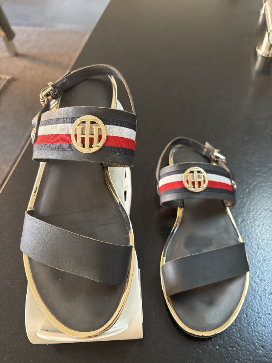 Tommy Hilfiger Scarpe da donna: Sandales hilfiger – Usato da Riddes venduto da nati48