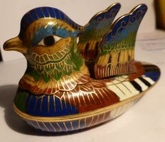 SCHÖNER  CLOISONNÉ -VOGEL; M I T FLÜGEL,10 CM-GOLDENE BASIS