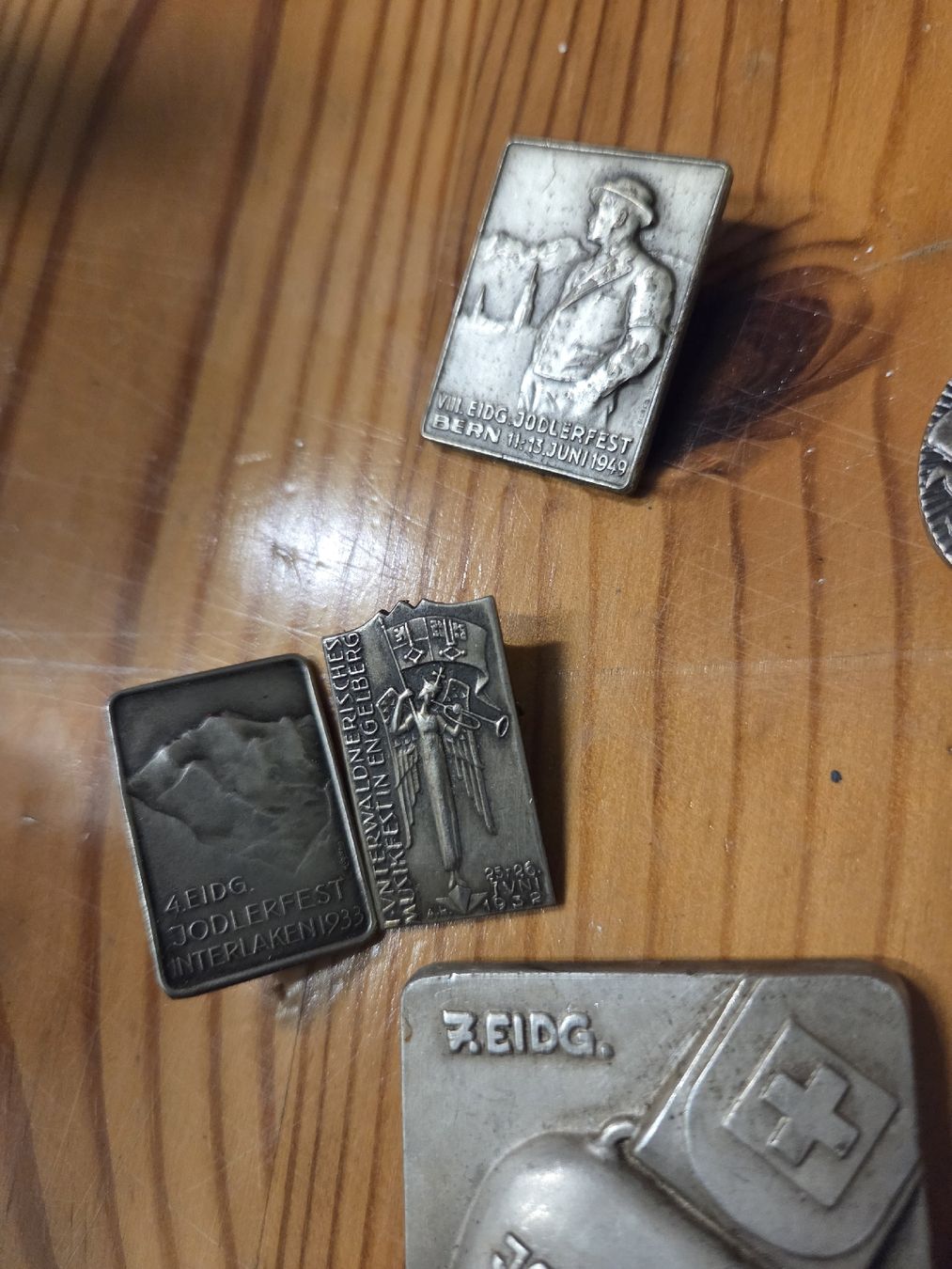 Plaketten & Abzeichen: Diverse Sammlung  Abzeichen aus der Schweiz!  – Gebraucht aus Bürglen OW von kov_h2fj 1